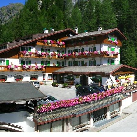 Hotel Roy Malga Ciapela Exterior foto